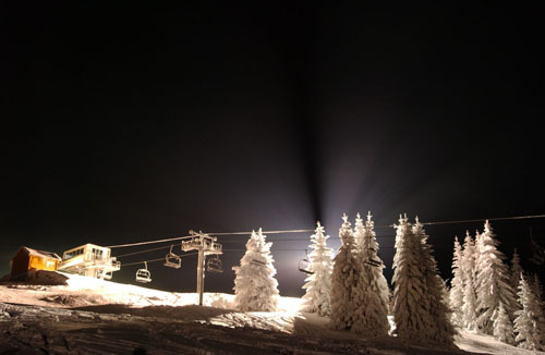 Station de ski Le Collet d'ALLEVARD de nuit : crédit : © Pierre Borasci 