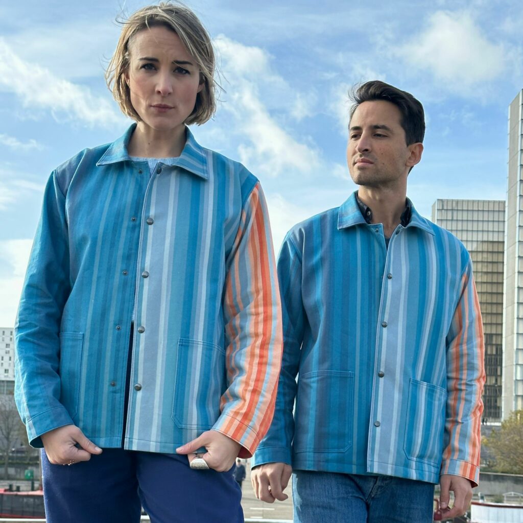 La warming stripes jacket portée par Victoire Satto et Thomas Wagner